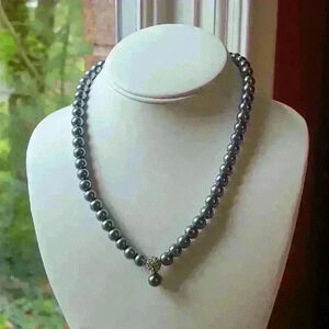 NWOT Pearl Style Costume Black/ gray fuax necklace with rhinestones ball